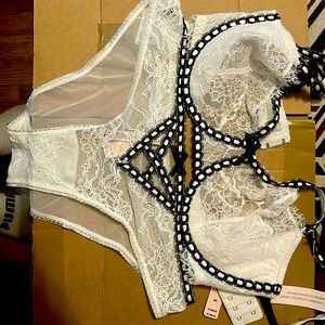 Victorias Secret Bra 38C with Panty both NWT
